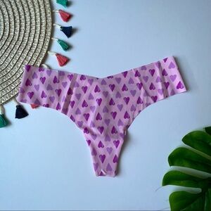 Victoria’s Secret No Show Thong Panty Pink w Purple Hearts Medium NEW